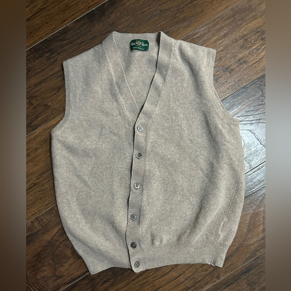 Alan Paine super geelong lambswool sleeveless buttondown vest